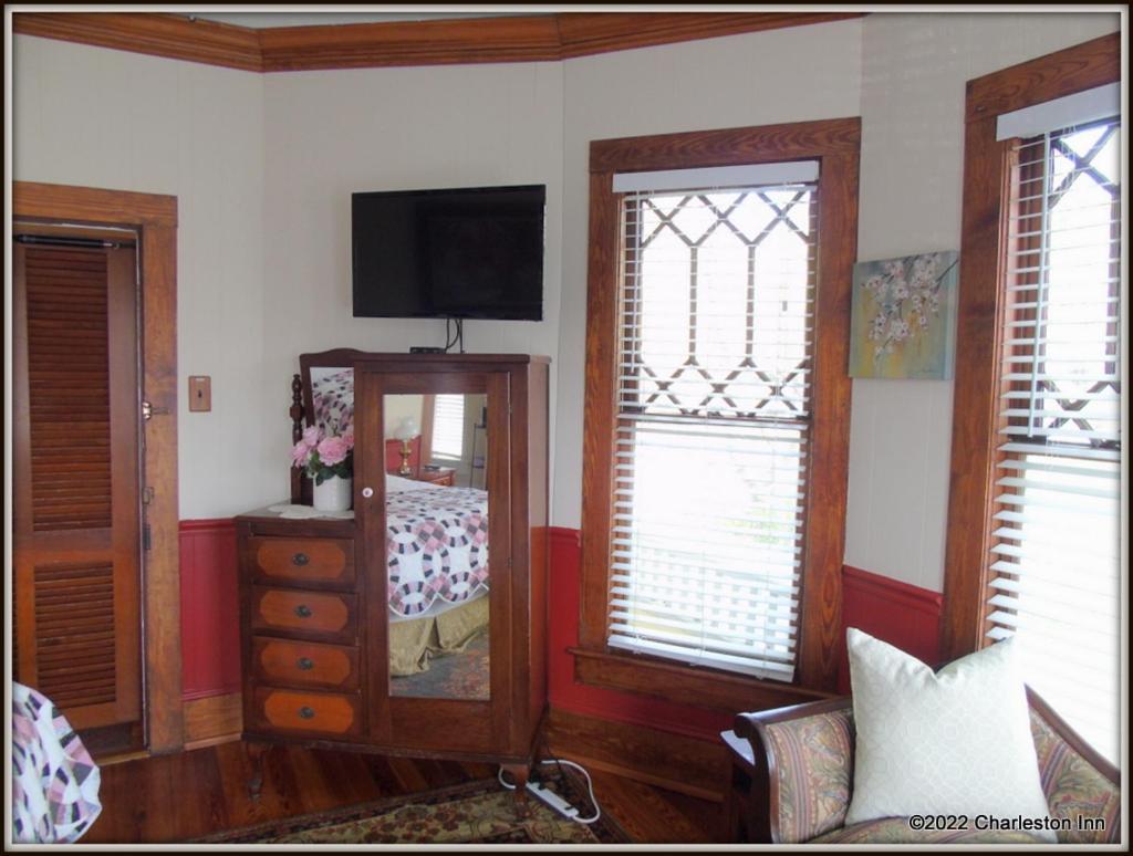 The Charleston Nc Bed & Breakfast Hendersonville